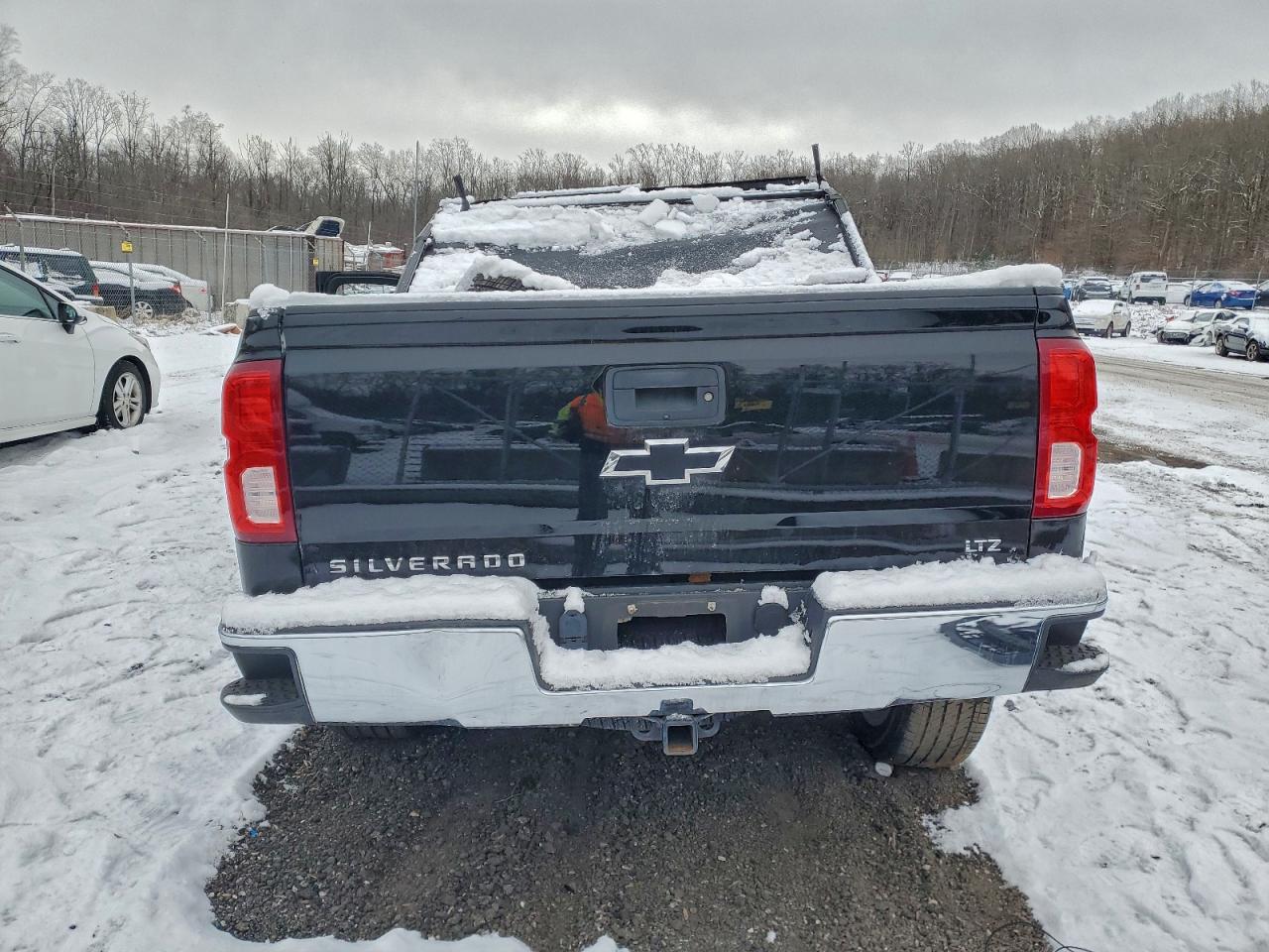 Chevrolet Silverado K1500 Ltz Image 2