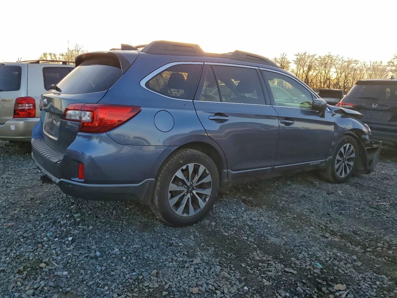 Subaru Outback 2.5i Limited Image 4