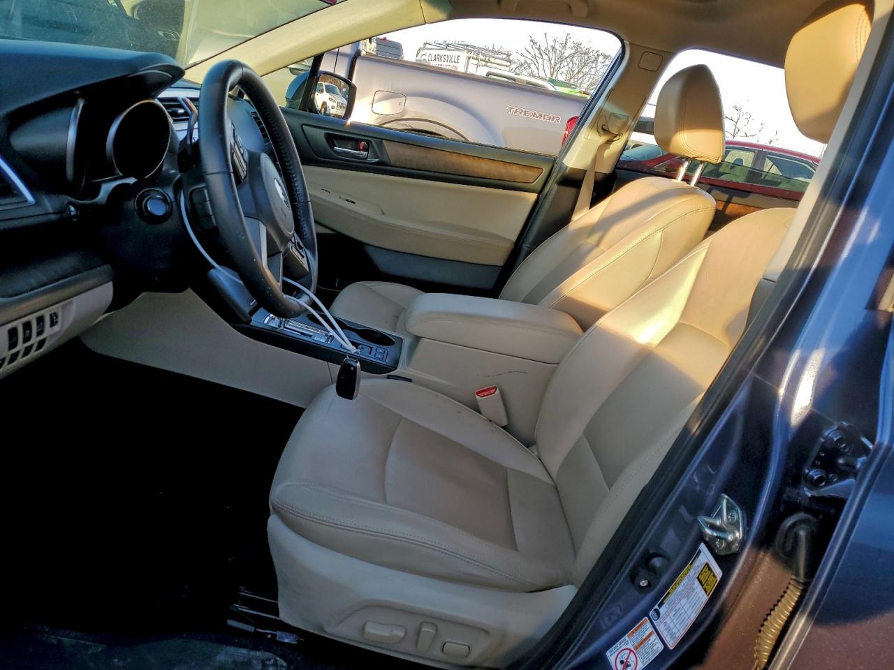 Subaru Outback 2.5i Limited Image 3