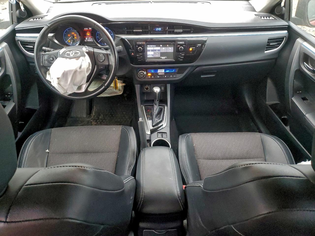 Toyota Corolla L Image 10