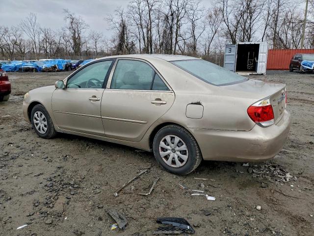 Toyota Camry Le Image 9