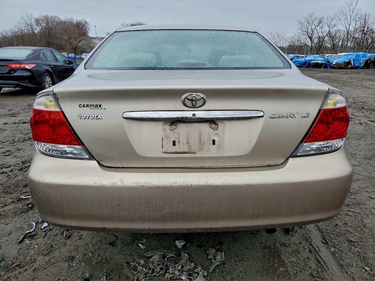 Toyota Camry Le Image 5