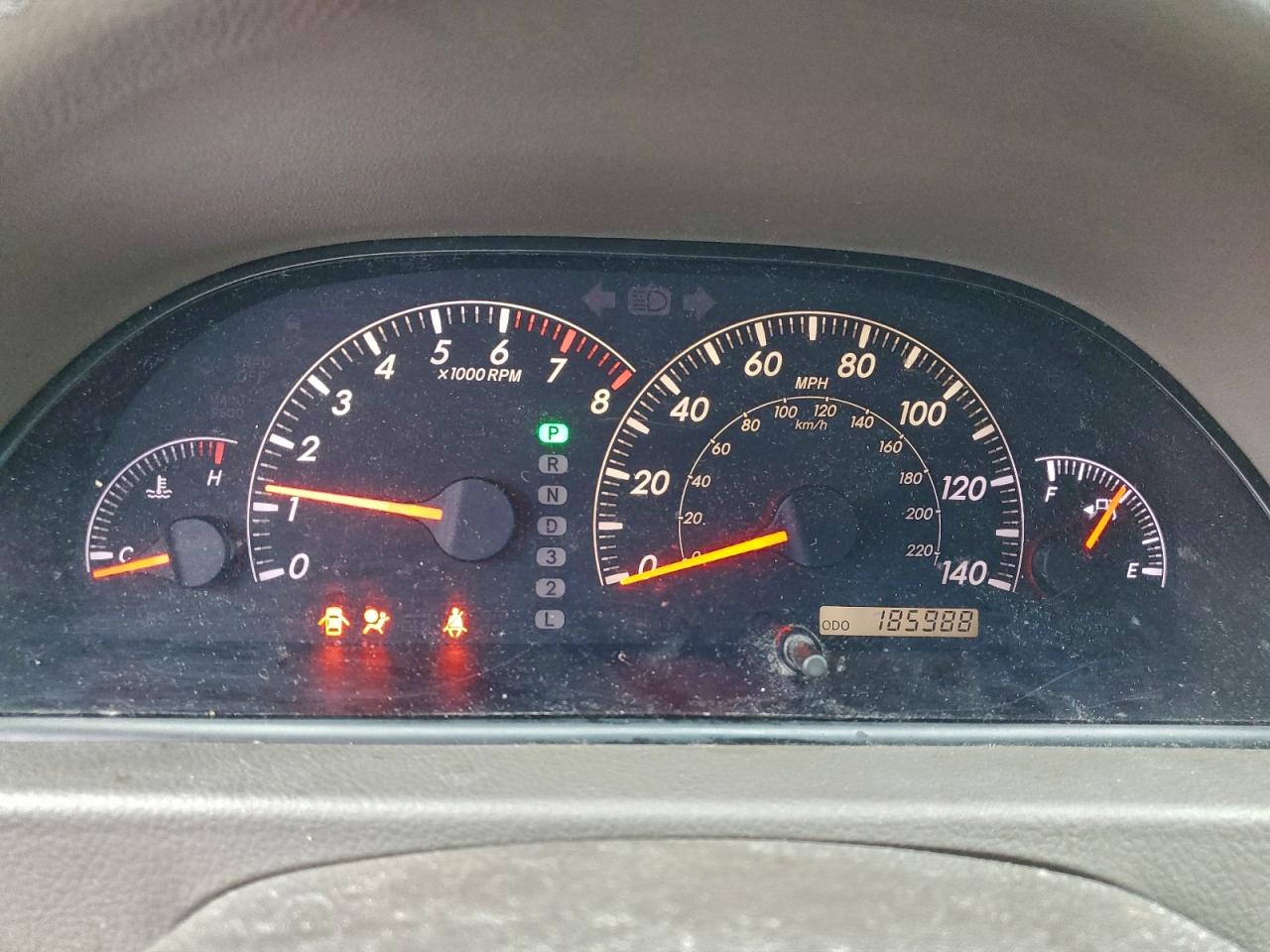 Toyota Camry Le Image 4