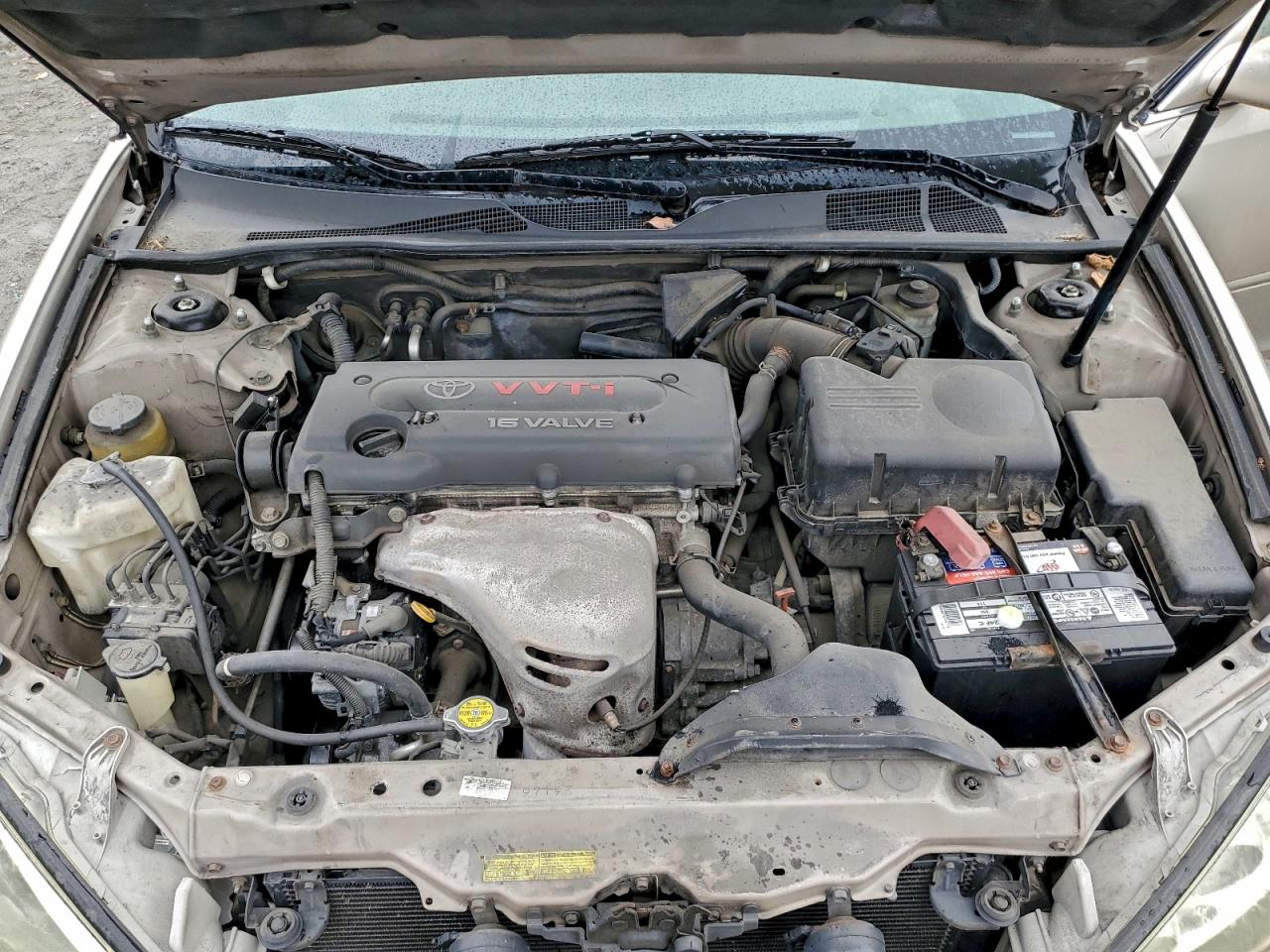 Toyota Camry Le Image 11