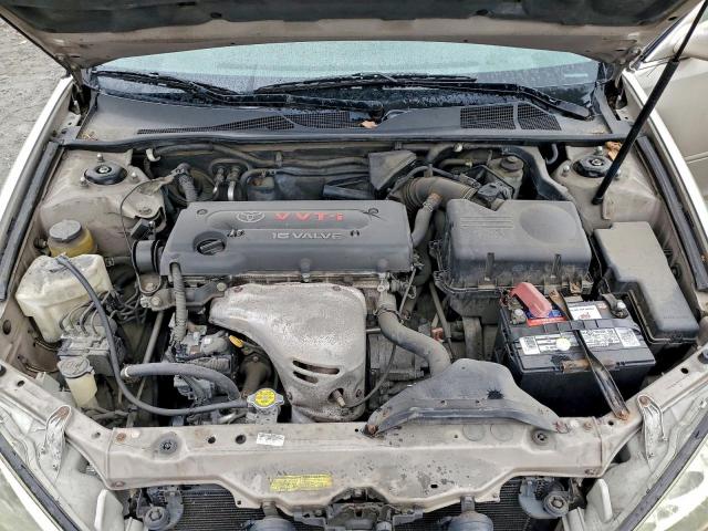 Toyota Camry Le Image 11