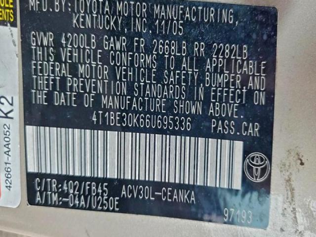 Toyota Camry Le Image 12