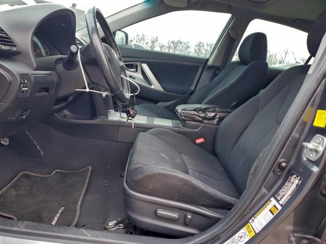 Toyota Camry Base Image 4