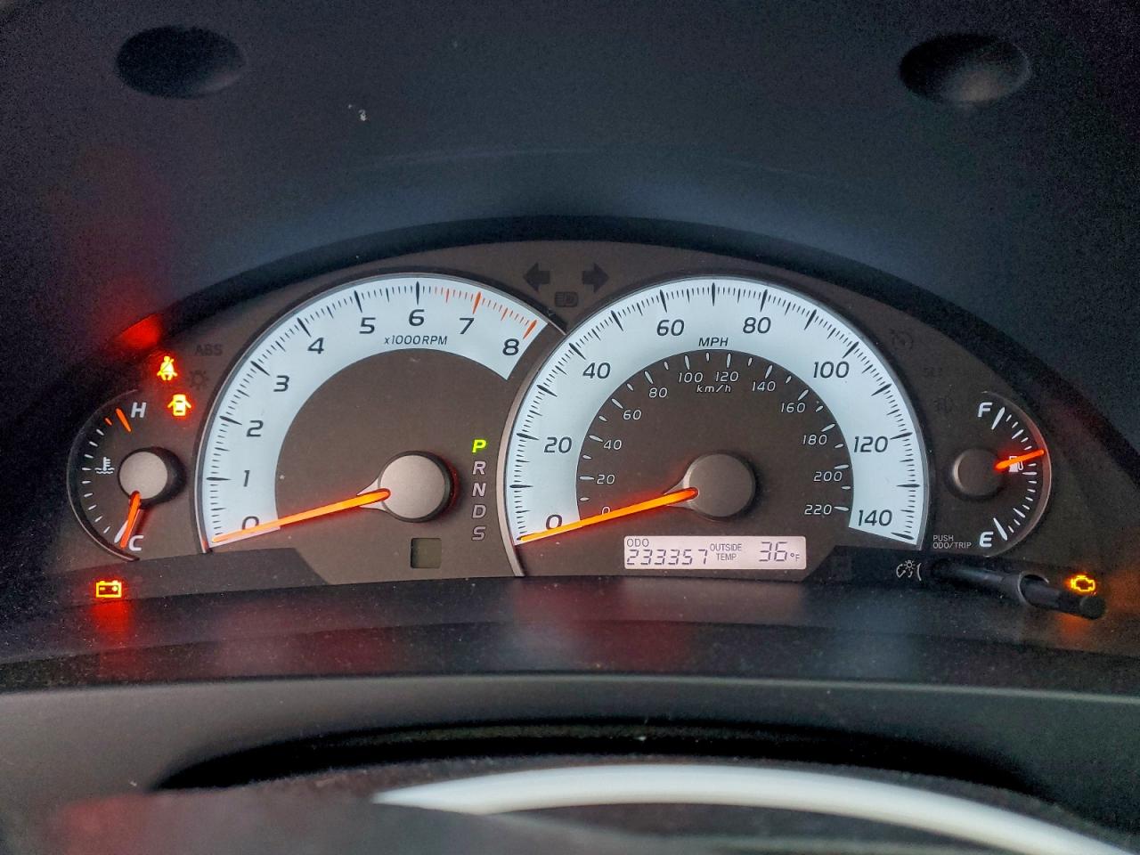 Toyota Camry Base Image 7