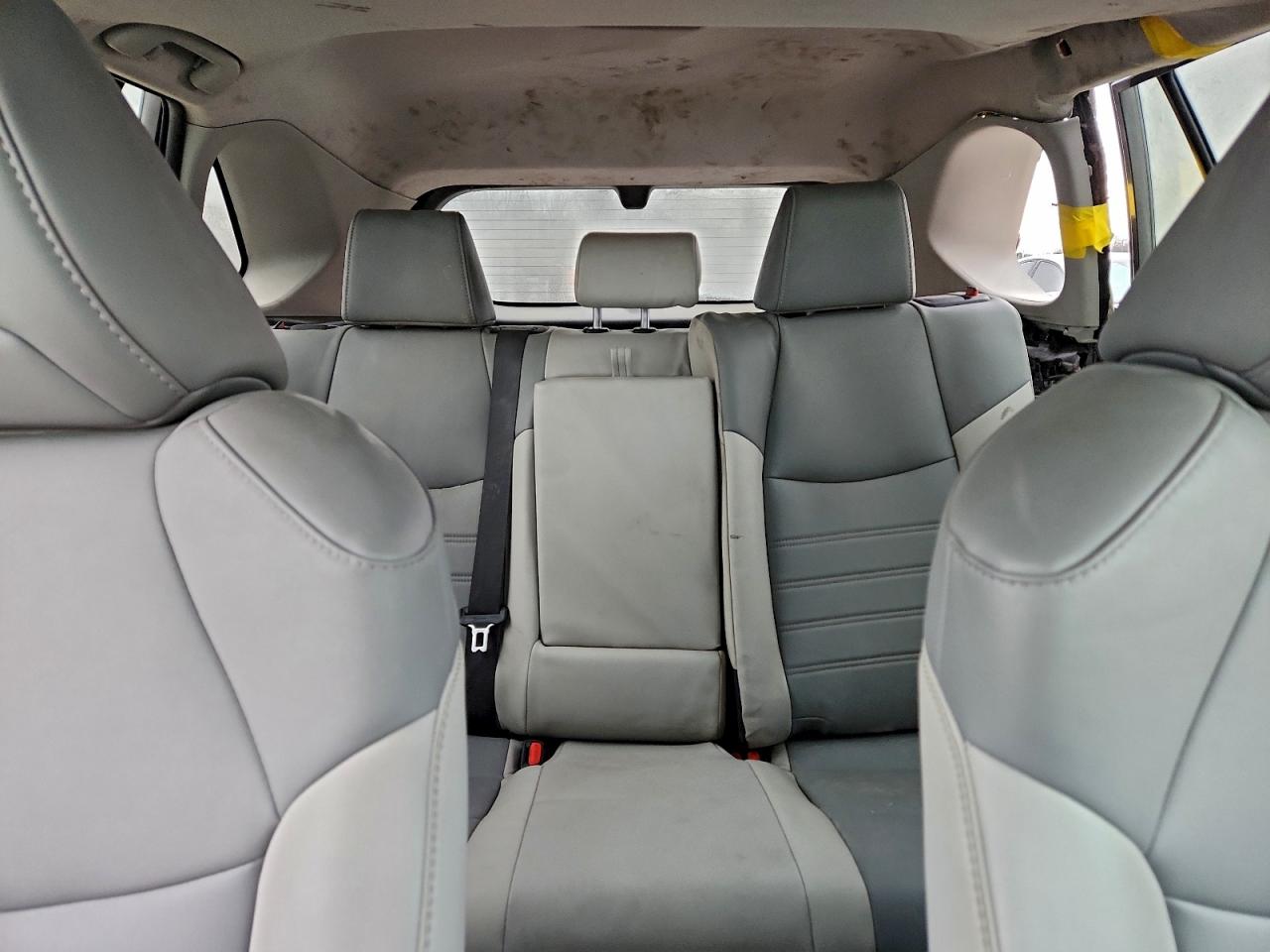 Toyota RAV4 Xle Premium Image 6