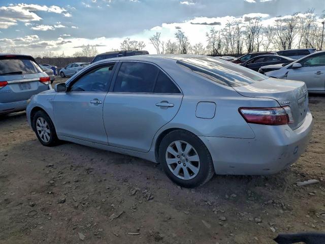 Toyota Camry Hybrid Image 9