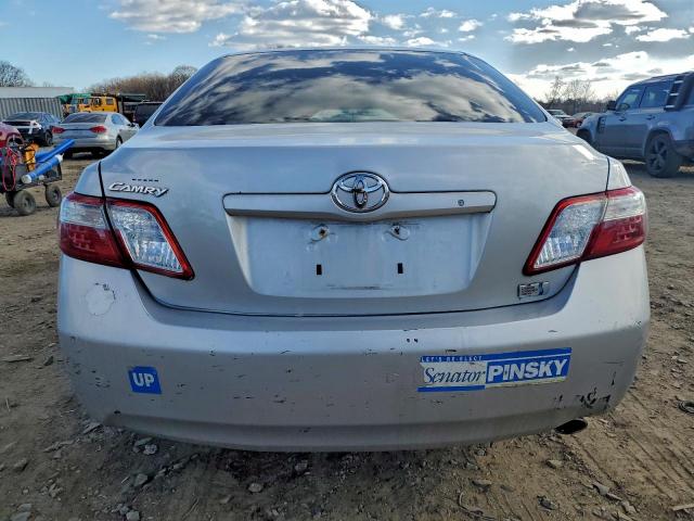 Toyota Camry Hybrid Image 7