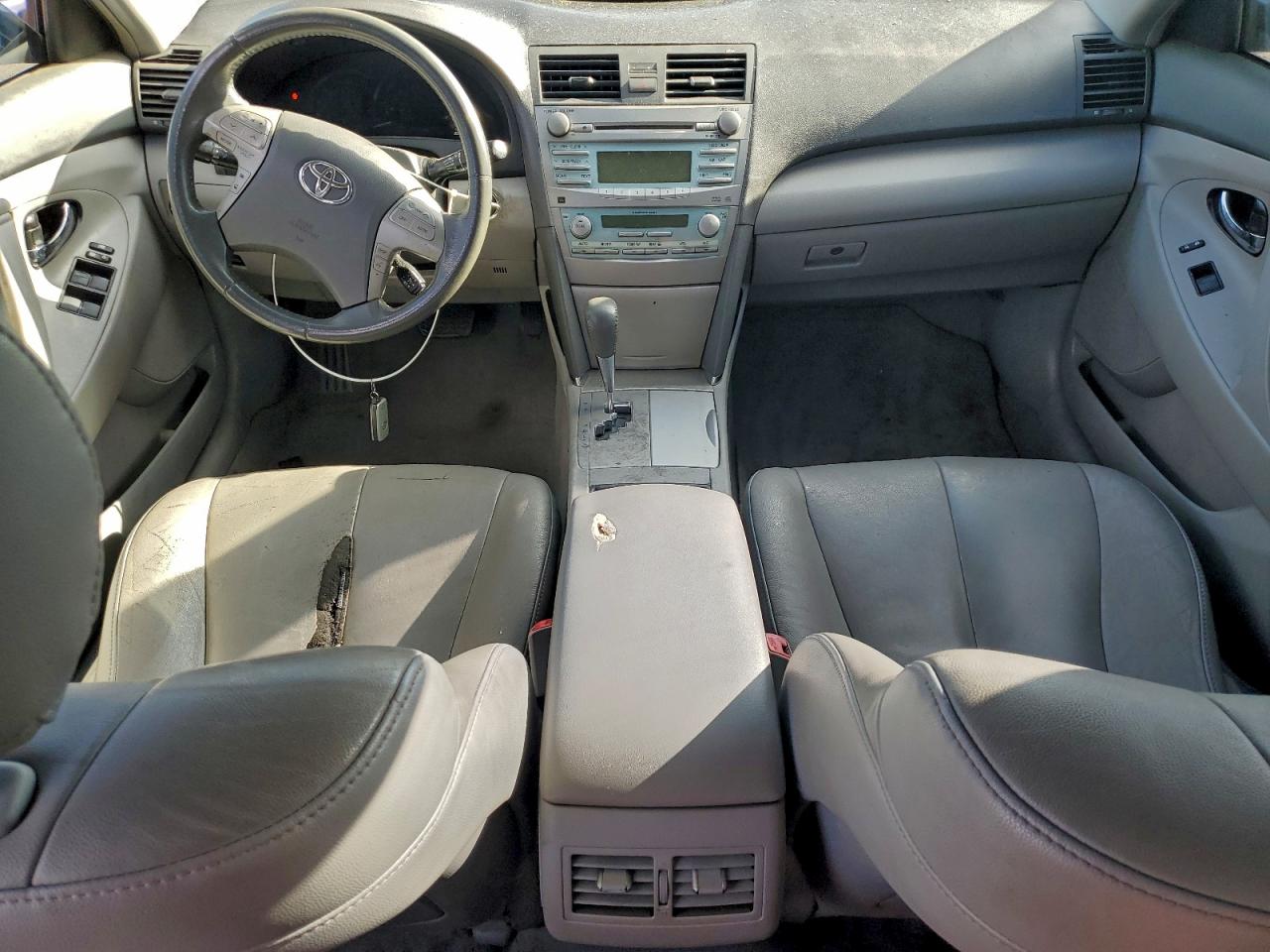 Toyota Camry Hybrid Image 10