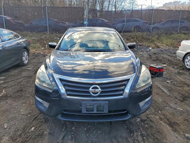 Nissan Altima 2.5 Image 2